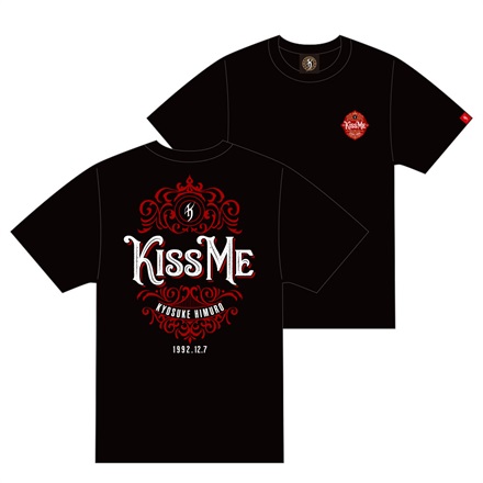 KISS ME Typographical T-shirts