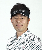 石井忍氏